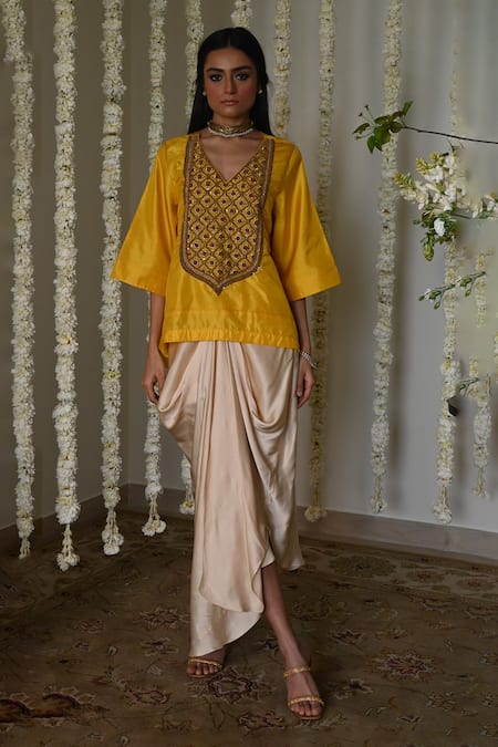 Shorshe Clothing_Yellow Silk, Satin Embroidery V-neck Hand Kurta Set _Online_at_Aza_Fashions