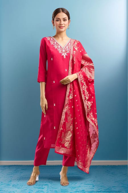 Samyukta Singhania Red Hand Embroidered Kurta Set 