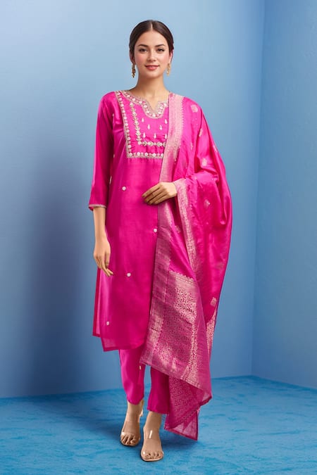 Samyukta Singhania Pink Hand Embroidered Kurta Set 