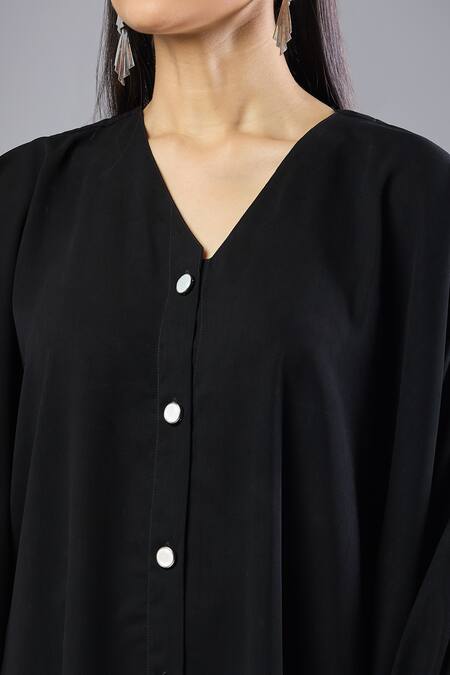 Naintara Bajaj Black V-neck Korean Bsy Top And Pant Set at Aza Fashions Naintara Bajaj_Black V-neck Korean Bsy Top And Pant Set _at_Aza_Fashions