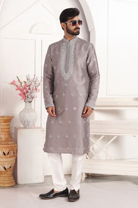 Arihant Rai Sinha_Gray Silk, Chanderi Mirrors, Embroidery Grey Kurta Set With Aligadhi Pant _at_Aza_Fashions