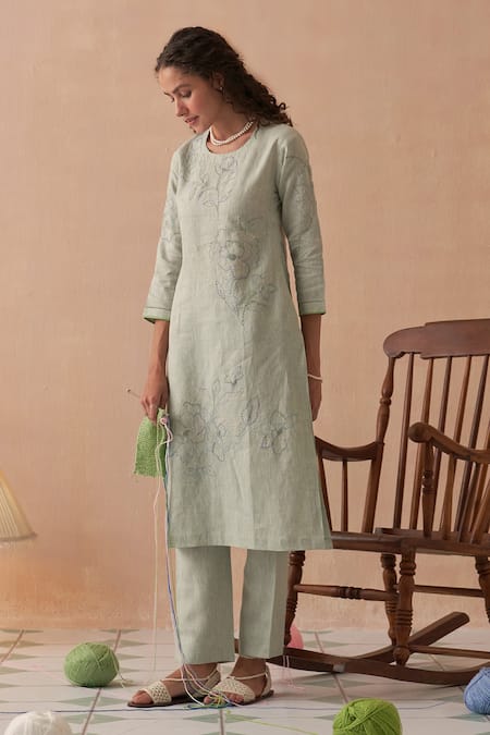 Kasturi Kundal_Green Linen Embroidery Round Neck Kurta Set _Online_at_Aza_Fashions