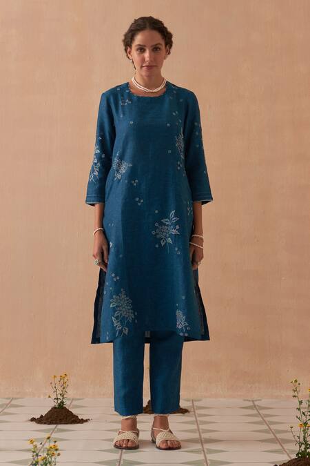 Kasturi Kundal_Blue Linen Embroidery Round Neck Kurta Set _Online_at_Aza_Fashions