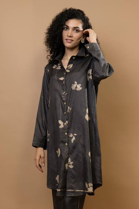 Buy Krishna Mehta Black Silk Collared Neelkanth Printed Kurta Set Online at Aza Fashions Buy_Krishna Mehta_Black Silk Collared Neelkanth Printed Kurta Set _Online_at_Aza_Fashions