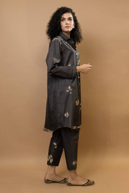 Shop Krishna Mehta Black Silk Collared Neelkanth Printed Kurta Set Online at Aza Fashions Shop_Krishna Mehta_Black Silk Collared Neelkanth Printed Kurta Set _Online_at_Aza_Fashions