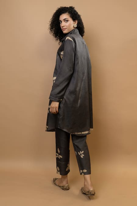 Shop Krishna Mehta Black Silk Collared Neelkanth Printed Shirt Tunic at Aza Fashions Shop_Krishna Mehta_Black Silk Collared Neelkanth Printed Shirt Tunic _at_Aza_Fashions