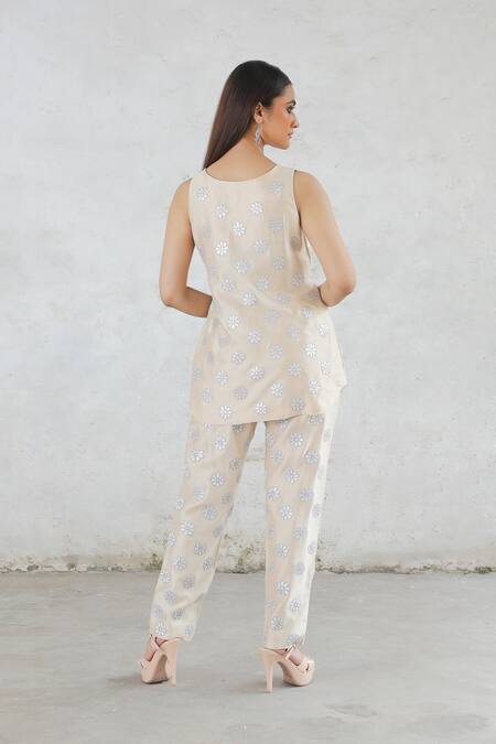 Buy_Saksham & Neharicka_Beige Embroidery, Applique V-neck Floral Co-ord Set With Cape _Online_at_Aza_Fashions