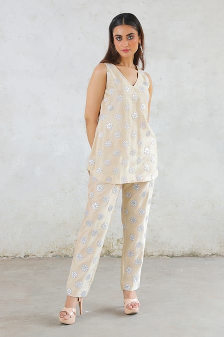 Buy_Saksham & Neharicka_Beige Applique, Embroidery, Gota Patti V-neck Co-ord Set _Online_at_Aza_Fashions