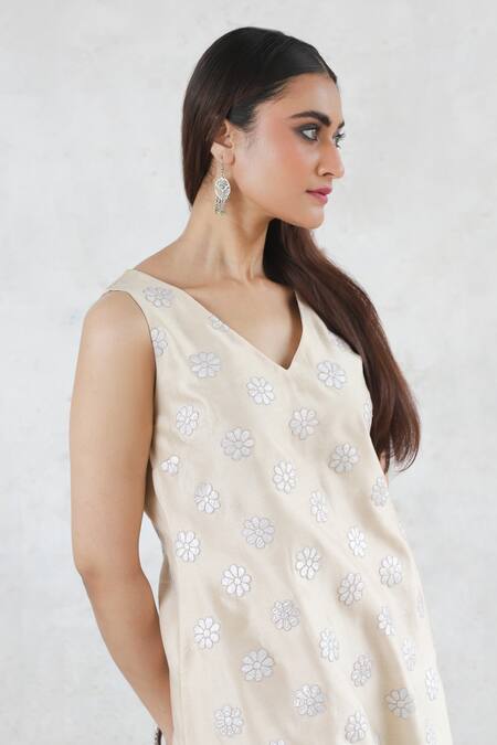 Saksham & Neharicka_Beige Applique, Embroidery, Gota Patti V-neck Co-ord Set _at_Aza_Fashions