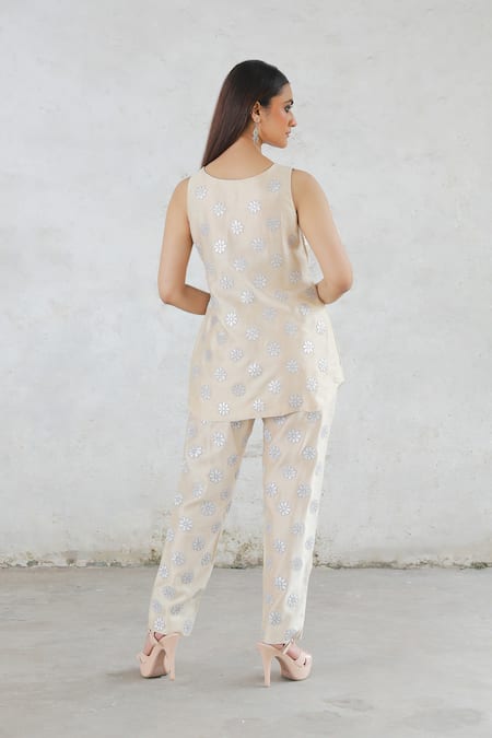 Saksham & Neharicka_Beige Embroidery V-neck Handcrafted Floral Top _Online_at_Aza_Fashions