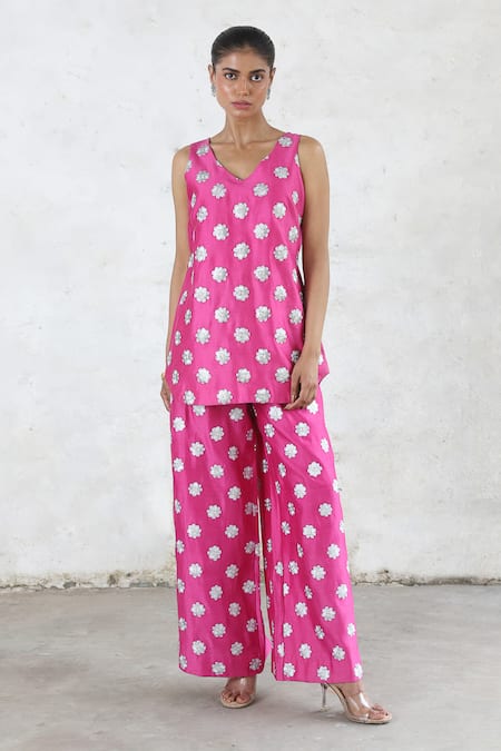 Buy_Saksham & Neharicka_Pink Embroidery V-neck Floral Motif Benarasi Co-ord Set _Online_at_Aza_Fashions
