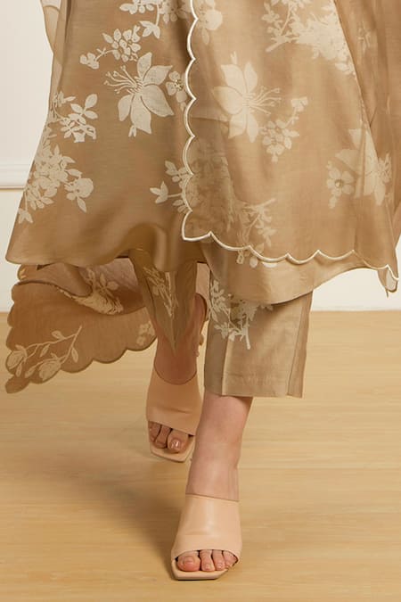 Arcvsh By Pallavi Singh_Beige Silk, Chanderi, Organza Embroidery Round Neck Discharge Print Kurta Set _Online_at_Aza_Fashions