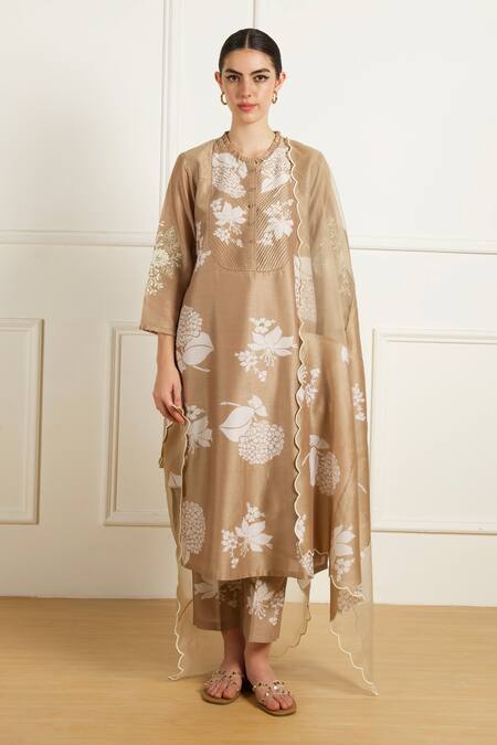 Shop_Arcvsh By Pallavi Singh_Beige Silk, Chanderi Embroidery Mandarin Collar Pleated Yoke Kurta Set _Online_at_Aza_Fashions