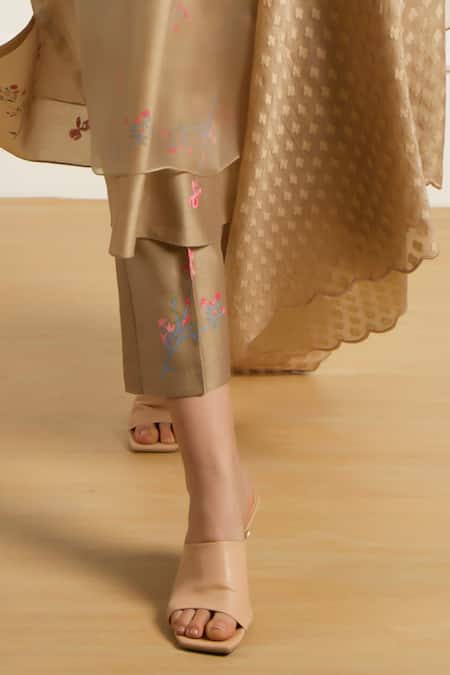 Arcvsh By Pallavi Singh Beige Silk, Chanderi Embroidery Round Neck Dori Kurta Set Online at Aza Fashions Arcvsh By Pallavi Singh_Beige Silk, Chanderi Embroidery Round Neck Dori Kurta Set _Online_at_Aza_Fashions