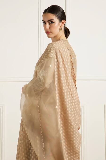 Arcvsh By Pallavi Singh Beige Silk, Chanderi, Organza Embroidery Round Neck, Button-down Dori Kurta Set at Aza Fashions Arcvsh By Pallavi Singh_Beige Silk, Chanderi, Organza Embroidery Round Neck, Button-down Dori Kurta Set _at_Aza_Fashions