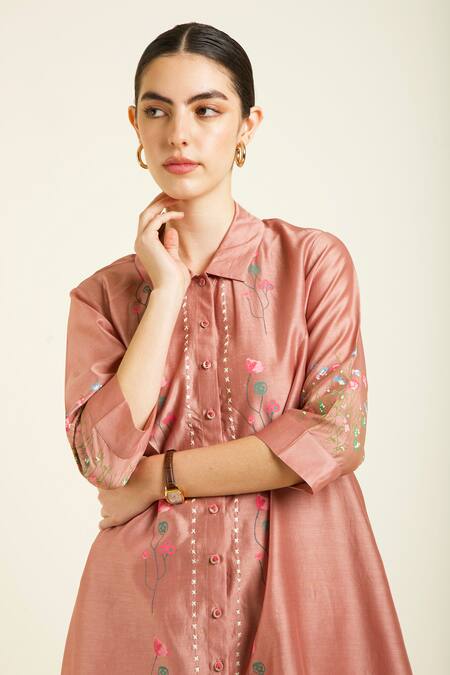 Arcvsh By Pallavi Singh Peach Silk, Chanderi Embroidery Collared Pant Set at Aza Fashions Arcvsh By Pallavi Singh_Peach Silk, Chanderi Embroidery Collared Pant Set _at_Aza_Fashions