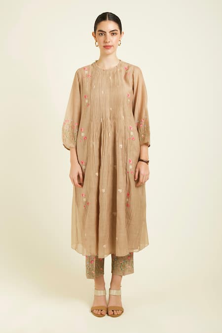 Buy Arcvsh By Pallavi Singh Beige Muslin, Chanderi, Silk Embroidery Round Neck Pleated Kurta Set Online at Aza Fashions Buy_Arcvsh By Pallavi Singh_Beige Muslin, Chanderi, Silk Embroidery Round Neck Pleated Kurta Set _Online_at_Aza_Fashions
