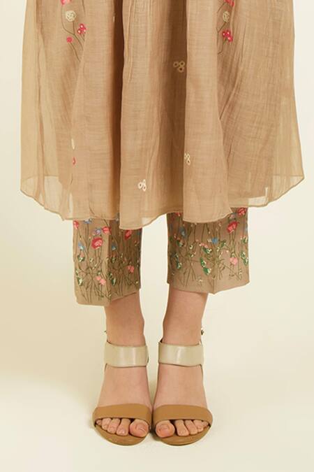 Shop Arcvsh By Pallavi Singh Beige Muslin, Chanderi, Silk Embroidery Round Neck Pleated Kurta Set Online at Aza Fashions Shop_Arcvsh By Pallavi Singh_Beige Muslin, Chanderi, Silk Embroidery Round Neck Pleated Kurta Set _Online_at_Aza_Fashions