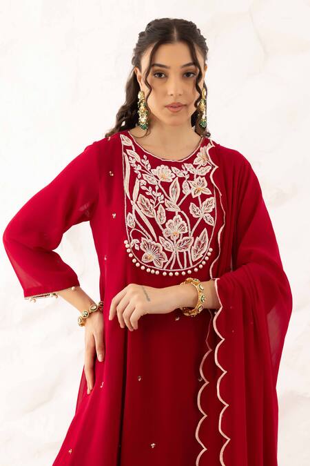 Ajiesh Oberoi_Red Georgette Sequins Round Neck Floral Yoke Peplum Kurta Set _at_Aza_Fashions