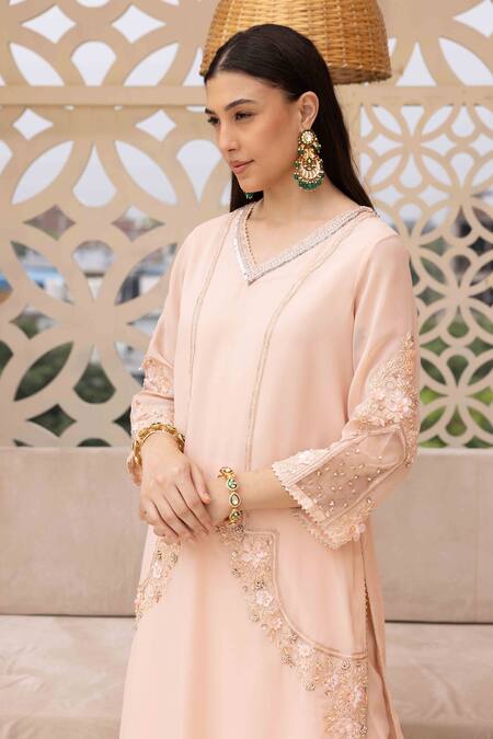 Shop Ajiesh Oberoi Peach Georgette, Muslin Embroidery V-neck Dori Kurta Set Online at Aza Fashions Shop_Ajiesh Oberoi_Peach Georgette, Muslin Embroidery V-neck Dori Kurta Set _Online_at_Aza_Fashions