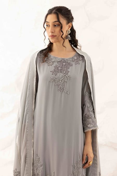 Ajiesh Oberoi_Gray Georgette, Muslin Embroidery Round Neck 3d Leaf Kurta Set _Online_at_Aza_Fashions