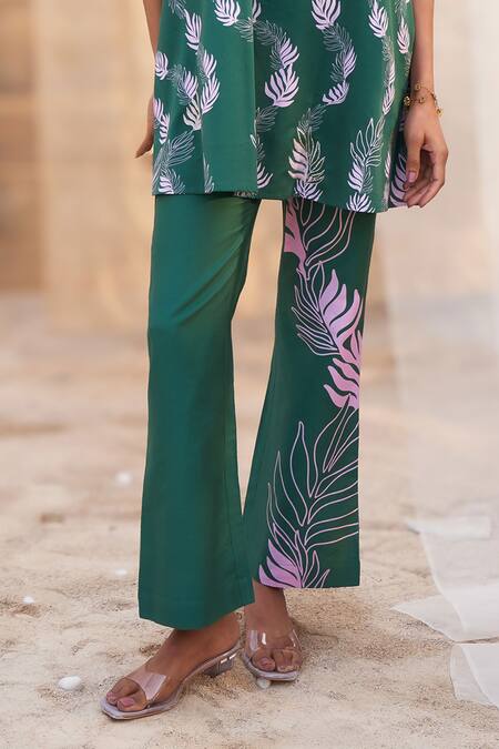 Buy_Charkhee_Green Cotton Satin Zari Round Neck Leaf Printed Kurta Set _Online_at_Aza_Fashions