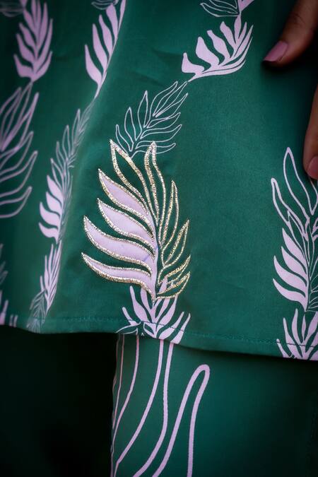 Shop_Charkhee_Green Cotton Satin Zari Round Neck Leaf Printed Kurta Set _Online_at_Aza_Fashions