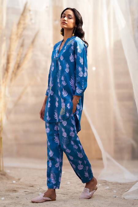 Charkhee Blue Cotton Satin Zari V-neck Leaf Printed Kurta Set Online at Aza Fashions Charkhee_Blue Cotton Satin Zari V-neck Leaf Printed Kurta Set _Online_at_Aza_Fashions