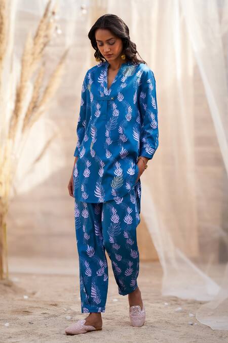 Charkhee Blue Cotton Satin Zari V-neck Leaf Printed Kurta Set at Aza Fashions Charkhee_Blue Cotton Satin Zari V-neck Leaf Printed Kurta Set _at_Aza_Fashions