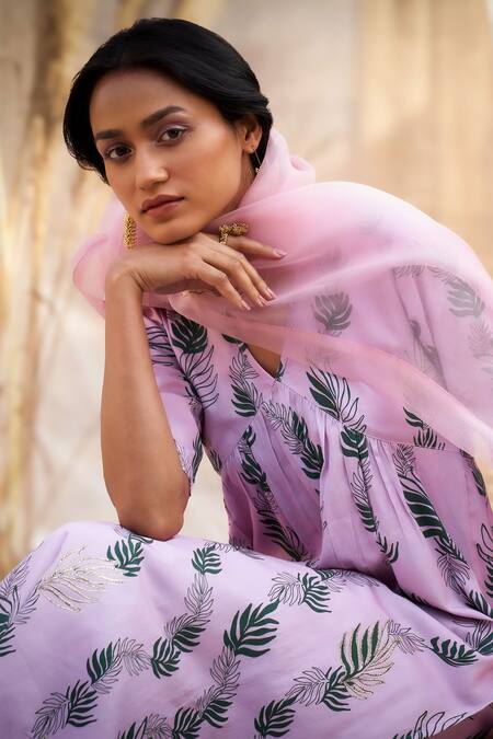 Buy Charkhee Pink Cotton Satin, Organza Zari V-neck Leaf-printed Kurta Set Online at Aza Fashions Buy_Charkhee_Pink Cotton Satin, Organza Zari V-neck Leaf-printed Kurta Set _Online_at_Aza_Fashions