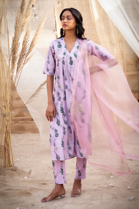 Shop Charkhee Pink Cotton Satin, Organza Zari V-neck Leaf-printed Kurta Set Online at Aza Fashions Shop_Charkhee_Pink Cotton Satin, Organza Zari V-neck Leaf-printed Kurta Set _Online_at_Aza_Fashions