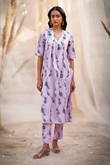Buy Charkhee Pink Cotton Satin, Organza Zari V-neck Leaf-printed Kurta Set Buy_Charkhee_Pink Cotton Satin, Organza Zari V-neck Leaf-printed Kurta Set