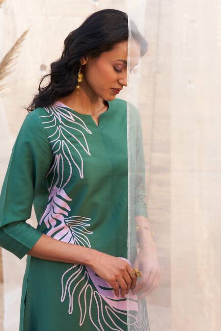 Shop Charkhee Green Cotton Satin Open Neck Bold Leaf-print Co-ord Set Online at Aza Fashions Shop_Charkhee_Green Cotton Satin Open Neck Bold Leaf-print Co-ord Set _Online_at_Aza_Fashions