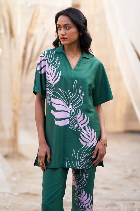 Charkhee_Green Cotton Satin V-neck Leaf-print Co-ord Set _Online_at_Aza_Fashions
