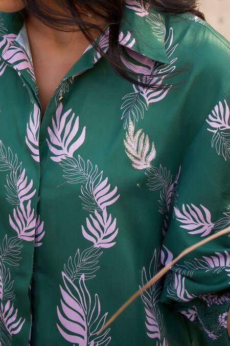 Shop Charkhee Green Cotton Satin Zari Collared Leaf-print Co-ord Set Shop_Charkhee_Green Cotton Satin Zari Collared Leaf-print Co-ord Set