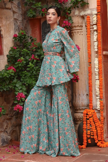 Gazab by Miku Kumar Green Georgette Embroidery Collared Boho Printed Peplum Kurta Set at Aza Fashions Gazab by Miku Kumar_Green Georgette Embroidery Collared Boho Printed Peplum Kurta Set _at_Aza_Fashions