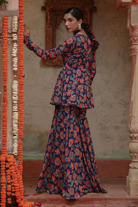 Shop_Gazab by Miku Kumar_Purple Georgette V-neck Madhubani Print Kurta And Sharara Set _at_Aza_Fashions