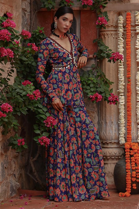 Shop_Gazab by Miku Kumar_Purple Georgette V-neck Madhubani Print Kurta And Sharara Set _Online_at_Aza_Fashions