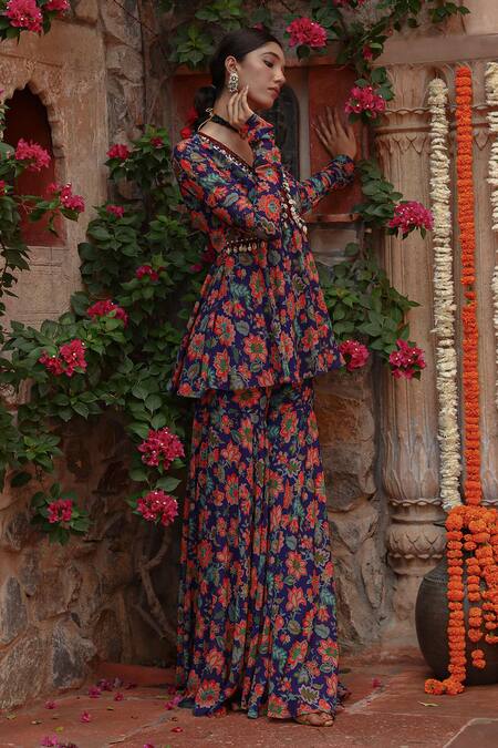 Gazab by Miku Kumar_Purple Georgette V-neck Madhubani Print Kurta And Sharara Set _at_Aza_Fashions