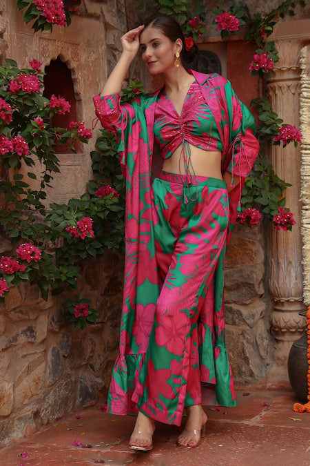 Gazab by Miku Kumar_Green Silk Embroidery Floral Print Cape Pant Set _at_Aza_Fashions
