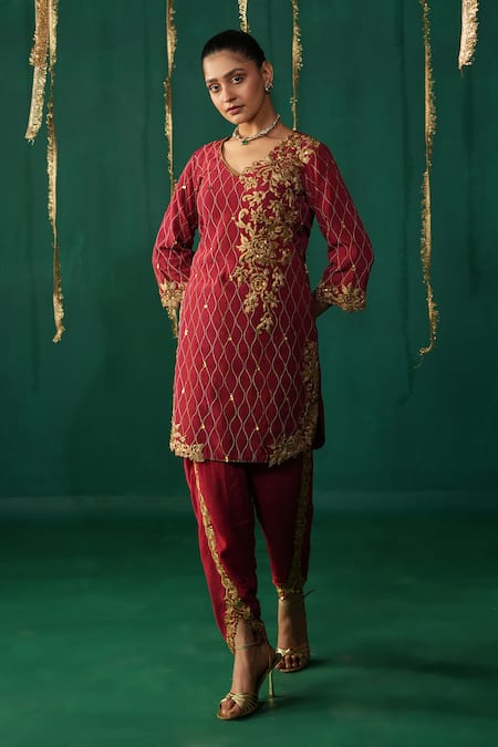 Leela By A_Red Crepe Embroidery, Sequins Keyhole Neck Sindoori Kurta Set _at_Aza_Fashions