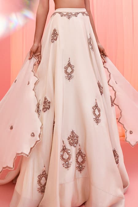 Buy_Vasavi Shah_Ivory Tissue Sequins, Embroidery V-neck Metallic Lehenga Set 