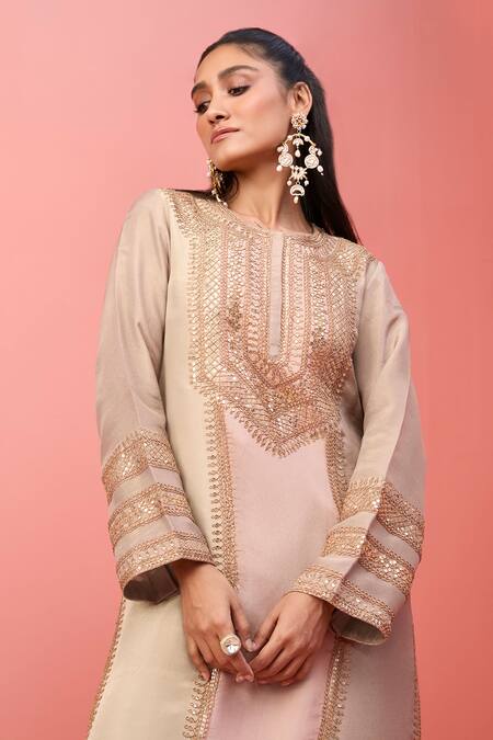 Vasavi Shah_Gray Tissue Embroidery Round Neck Charcoal Dori Sequence Kurta Set _Online_at_Aza_Fashions