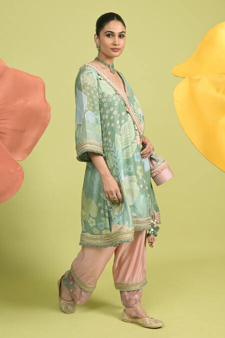 Rishi and Vibhuti_Green Chanderi, Muslin V-neck Matcha Printed Kurta Set _Online_at_Aza_Fashions