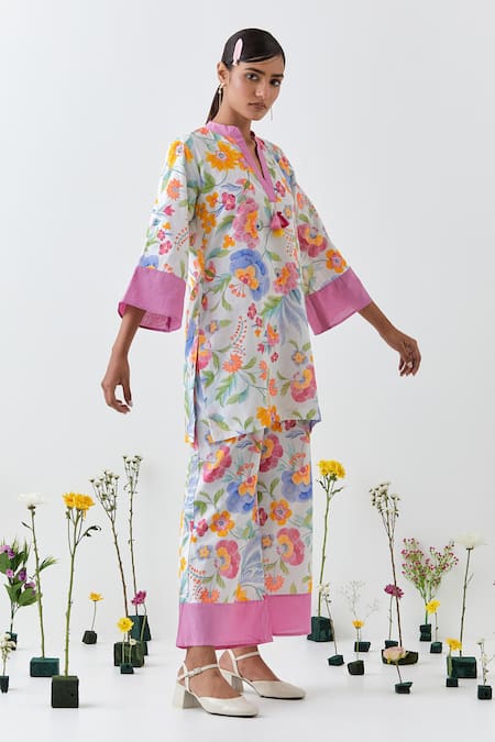 Buy_Chrkha_White Cotton, Linen Tassels Collared Floral Printed Kurta Set _Online_at_Aza_Fashions