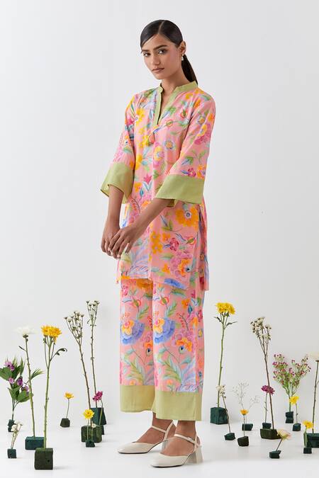 Shop_Chrkha_Peach Cotton, Linen Tassels Mandarin Collar Floral Printed Kurta Set _Online_at_Aza_Fashions
