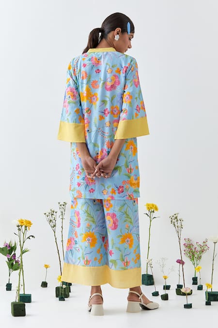 Chrkha Floral Printed Blue Kurta Set 