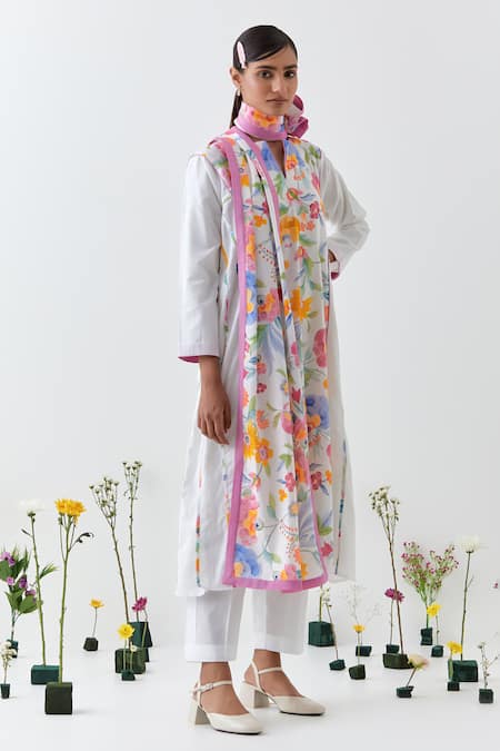 Chrkha_White Cotton Round Neck Floral Printed Kurta Set With Dupatta _Online_at_Aza_Fashions