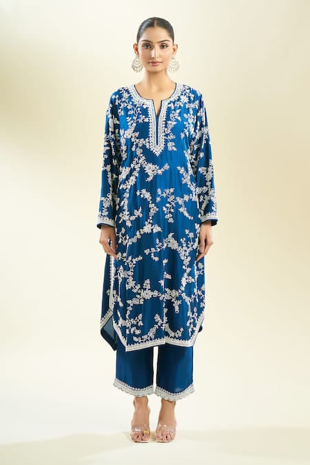 Anushree Reddy_Blue Pearls, Embroidery Open Neck Navy Kurta Set _Online_at_Aza_Fashions