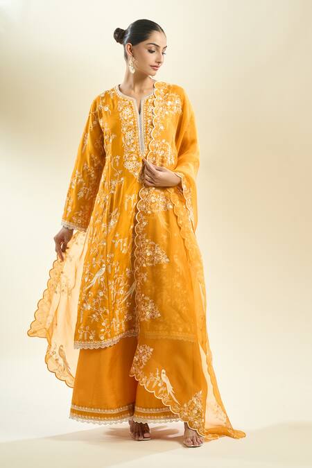 Anushree Reddy_Yellow Embroidery, Lace Open Neck Aari Kurta Set _at_Aza_Fashions
